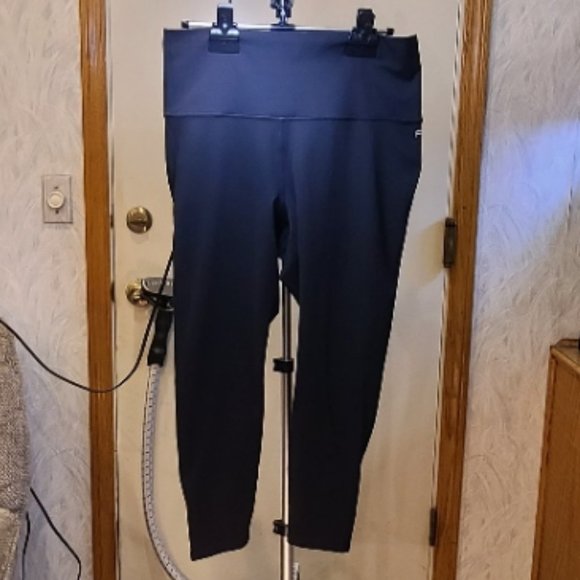 Fabletics Pure Luxe - Picture 5 of 10